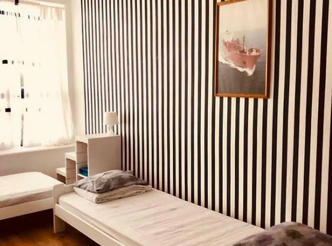 Marina אכסניה *